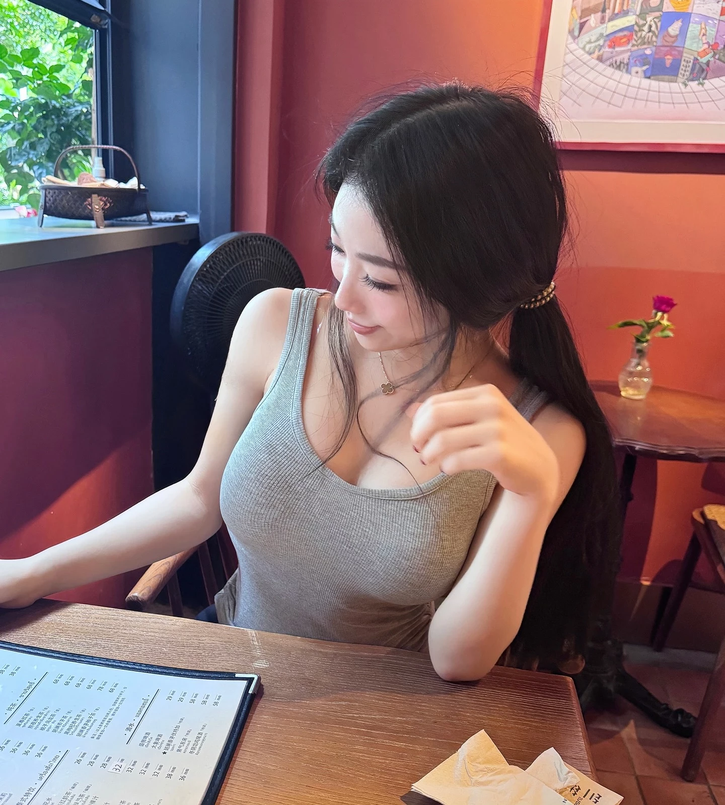 31702010.webp