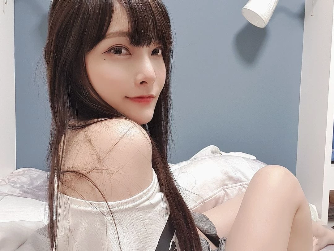 171941yjjr98w8xxyxsi1c.webp