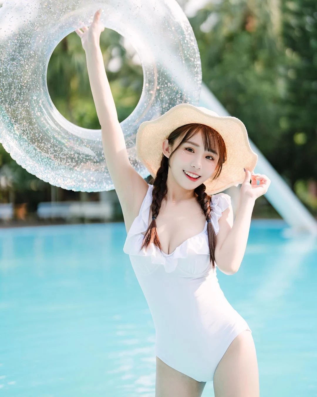 130015sc6mev0rly0lv16x.webp