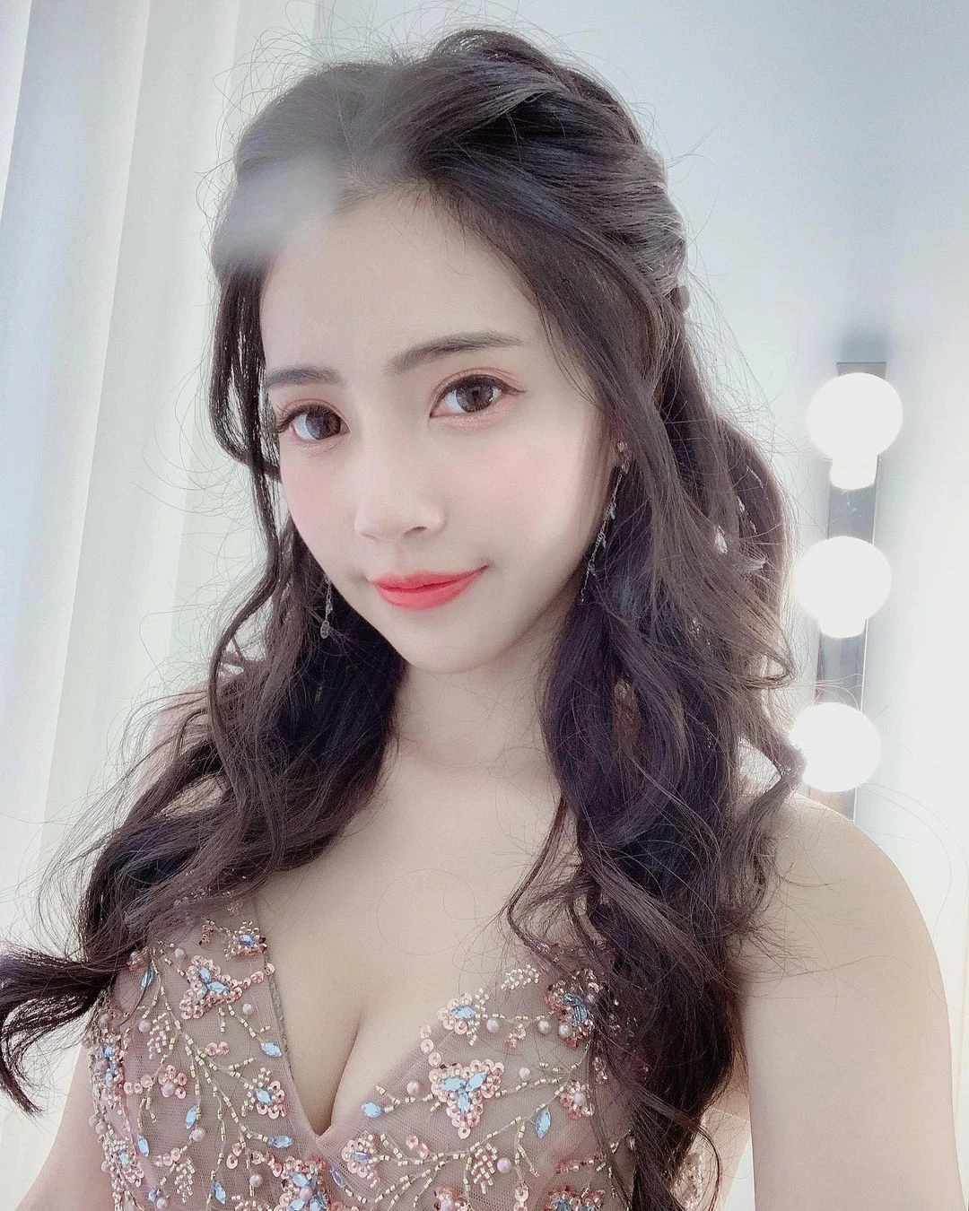 18196312.webp