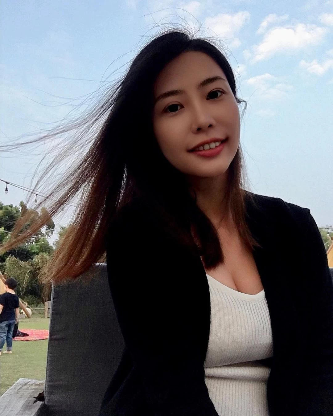 150718ybzpwhurfxuxg4x1.webp