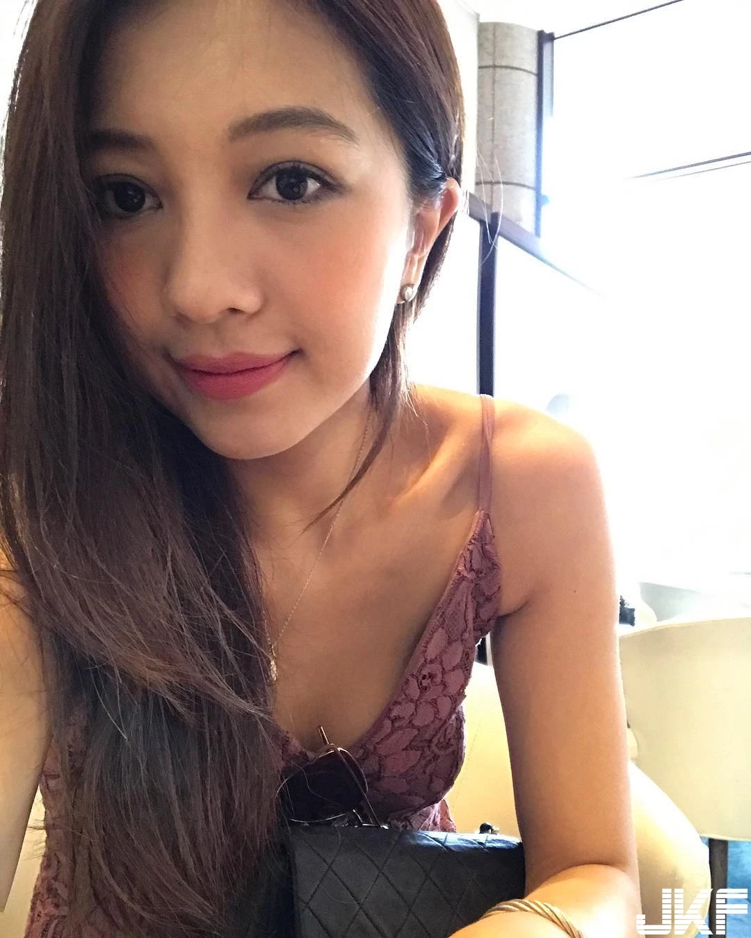4910688.webp