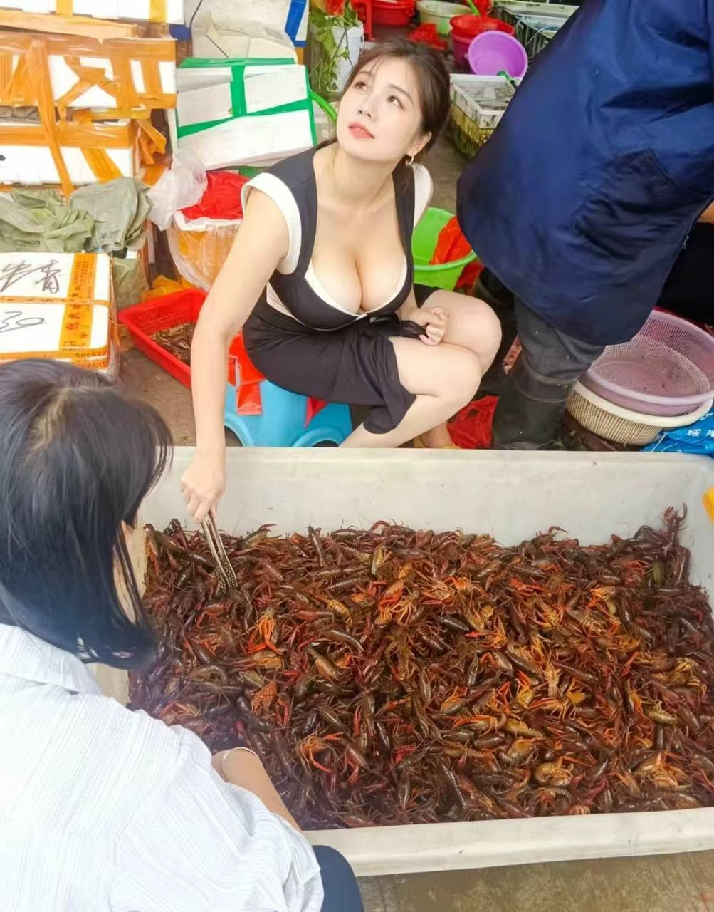 吃龙虾的季节.jpg